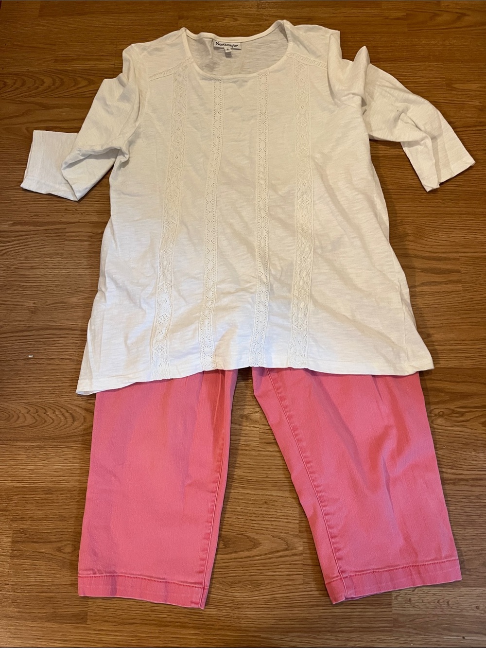 NorthStyle Off White 3/4 Long Sleeve Top size Medium
